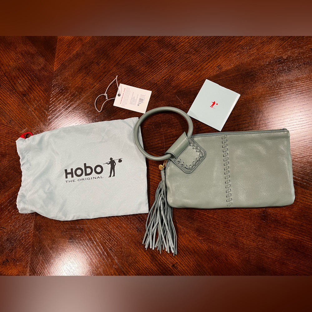 Hobo wristlet like new